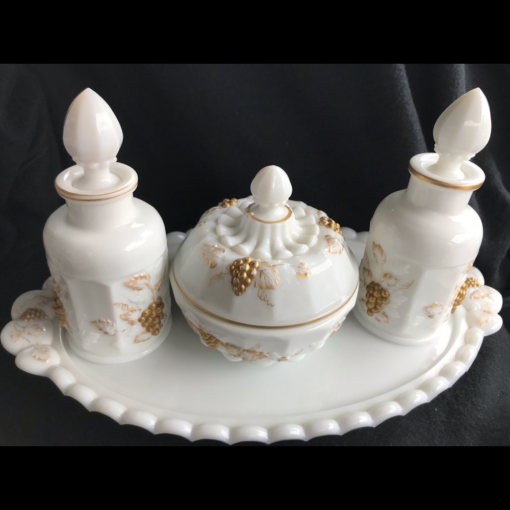 Vintage Westmoreland dresser set